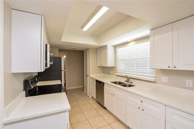 Building Photo - 1870 Tigerwood Ct