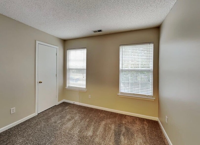 Building Photo - 10636 Greatford Ct
