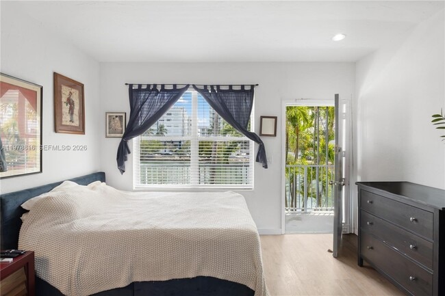 Building Photo - 2445 Lake Pancoast Dr