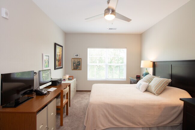 Building Photo - Crossing Commons Apartments