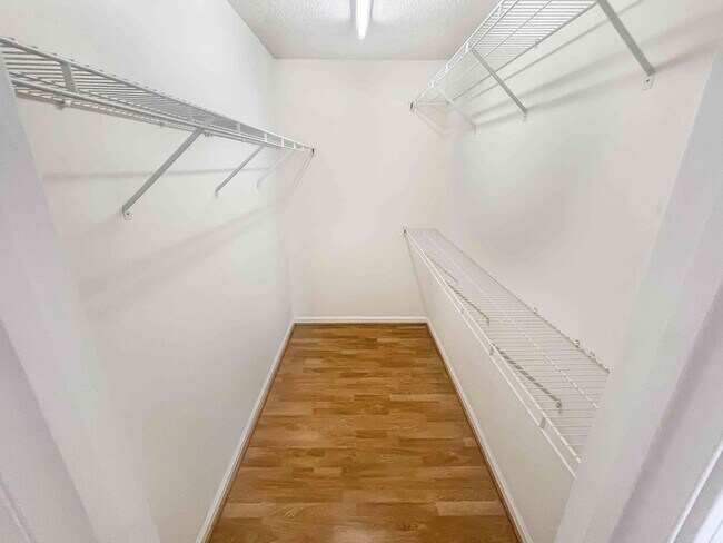 Building Photo - Alpharetta - 3BR - Finished Basement!