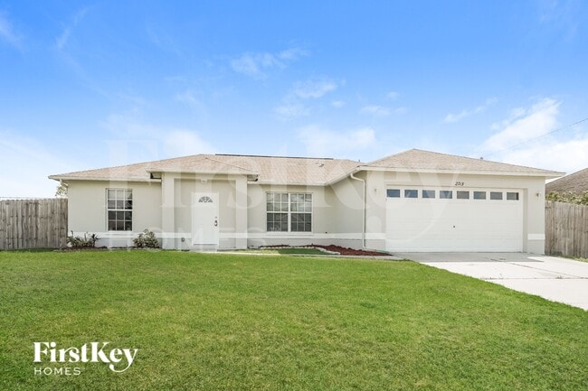 Building Photo - 2715 SW 1st Pl