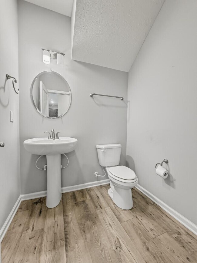 Building Photo - 2557 Plano Dr