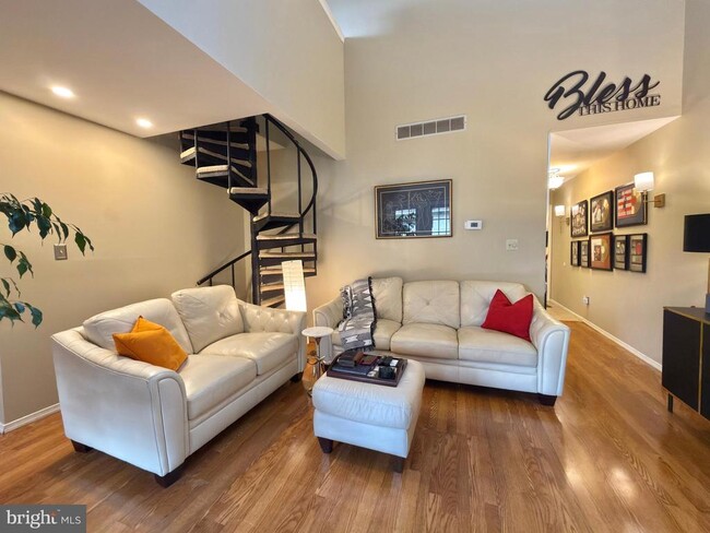 Building Photo - 263 Tavistock Rd