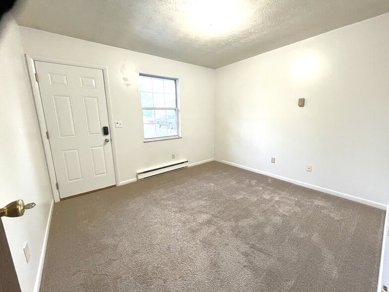 Building Photo - 1020 Arrowhead Dr