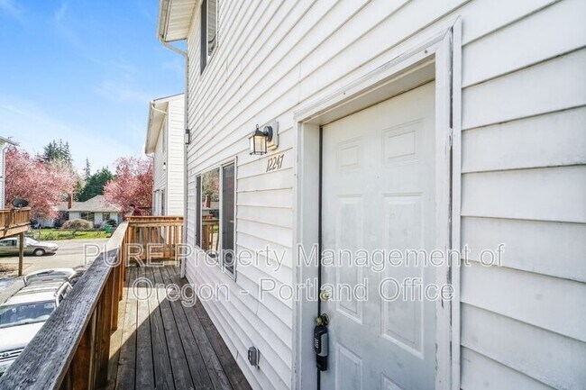 Building Photo - 12247 SE Steele St