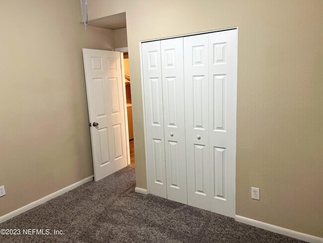 Building Photo - 8160 San Jose Manor Dr E