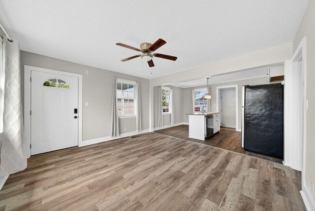 Building Photo - 1114 McKenzie Ave