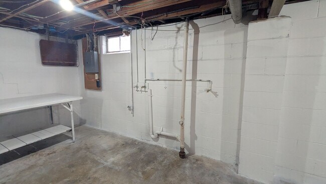 Building Photo - 3 bedroom, 2 bath home in Waterloo