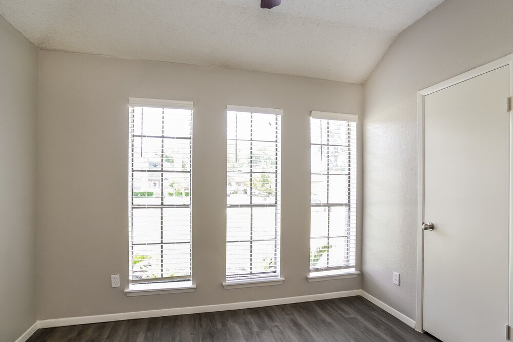 Building Photo - 9723 Orangevale Dr