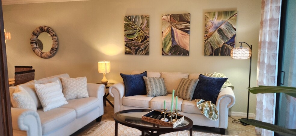 living room - 17006 Vardon Ter