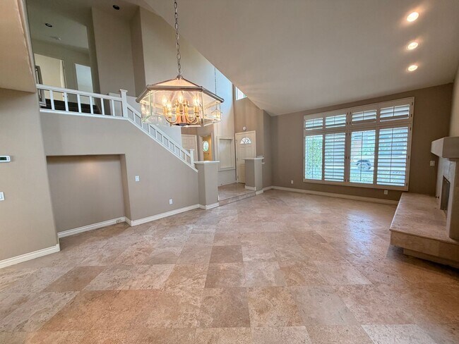 Building Photo - Beautiful 3 Bedroom, 2.5 Bathroom Newport ...