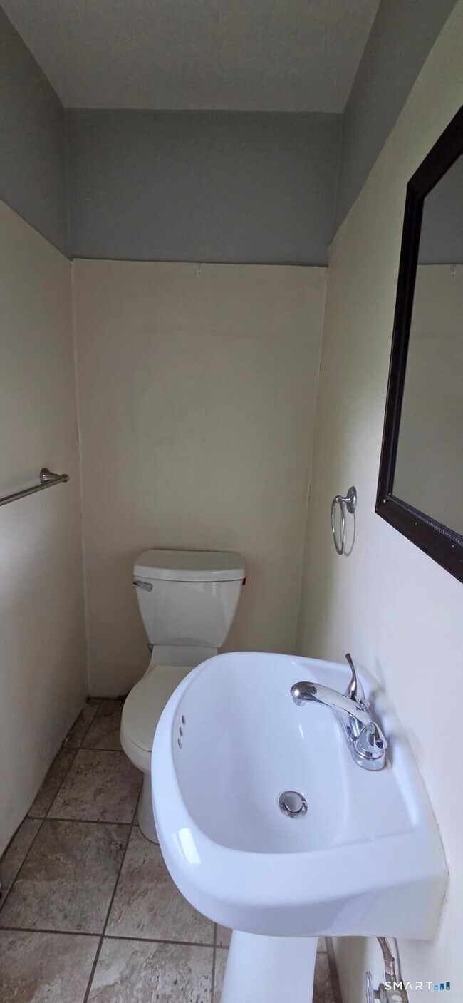 Building Photo - 43 Ramsdell St