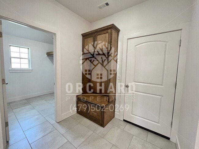 Building Photo - Tontitown- Single-Family Home- Beautiful Mayberry Plan