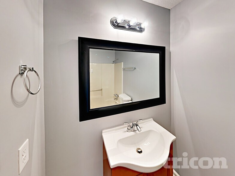 Building Photo - 4860 Country Cove Way