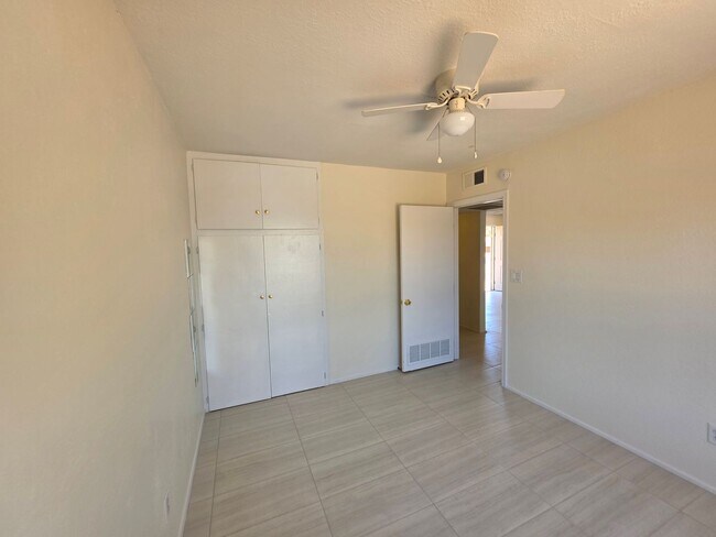 Building Photo - 1243 N Oleander St