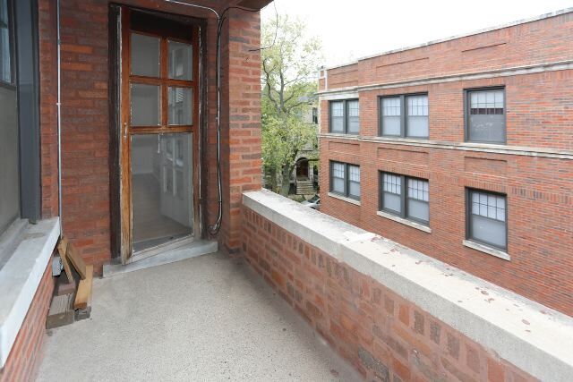 Building Photo - 836 W Cornelia