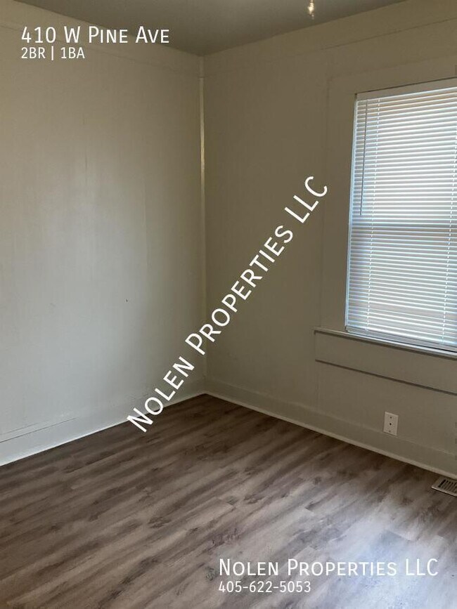 Building Photo - 410 W Pine Ave