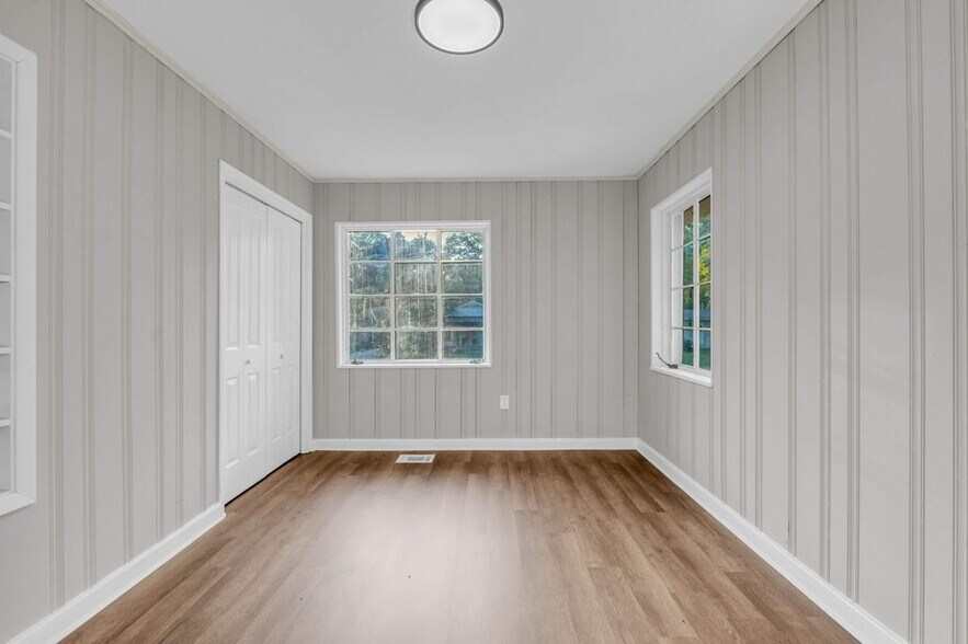 Building Photo - 170 Meadow Hill Rd