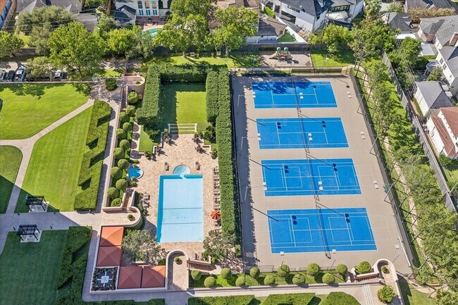 Building Photo - 5110 San Felipe St