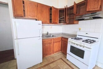 Building Photo - 2 bedroom in OZONE PARK NY 11417