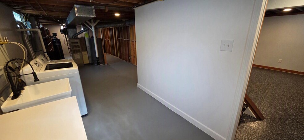 Building Photo - 5532 W 25th St