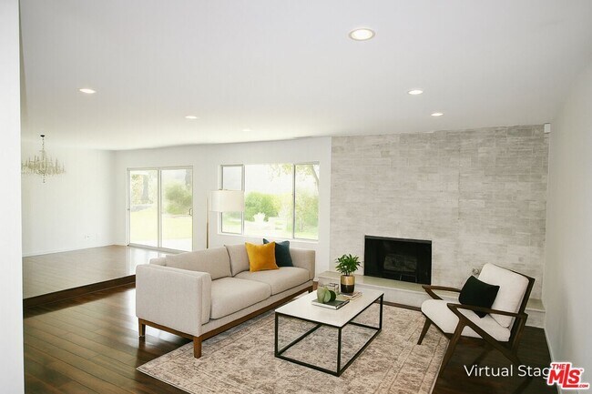 Building Photo - 2657 Zorada Dr