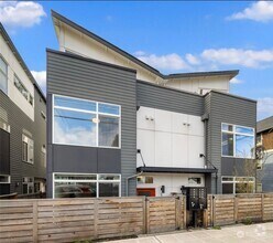 Building Photo - Welcome Home 3 bd 2.5 ba - Georgetown Town...