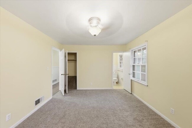 Building Photo - 8435 Campbellton Fairburn Rd