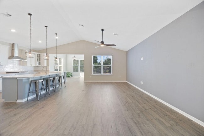 Building Photo - Modern 3 Bedroom 2 Bathroom Myrtle Beach Home