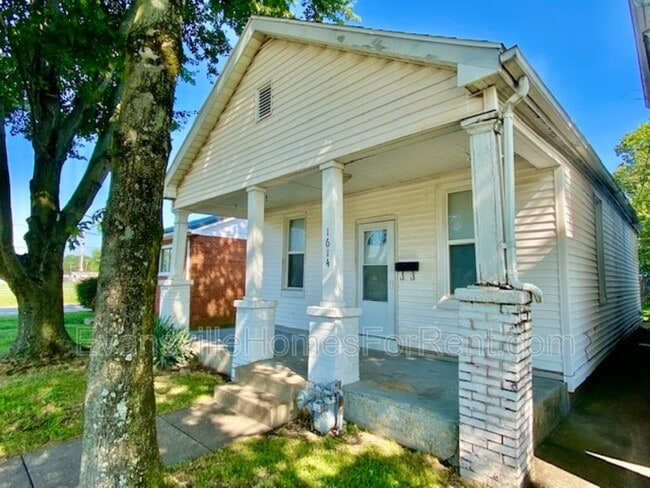 Building Photo - 1614 E Division St