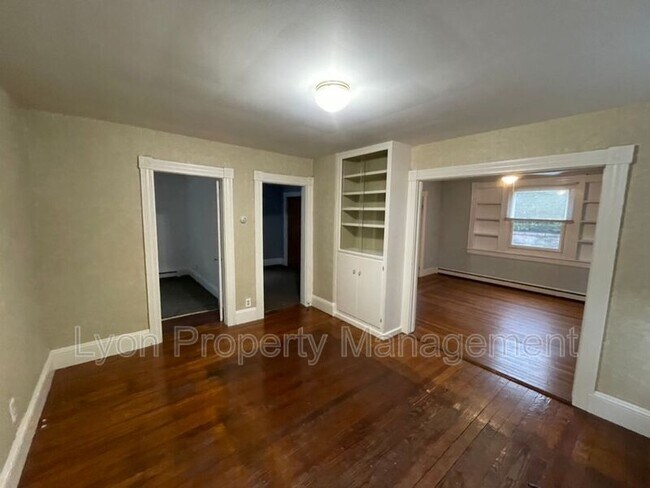 Building Photo - 1393-1395 Main St