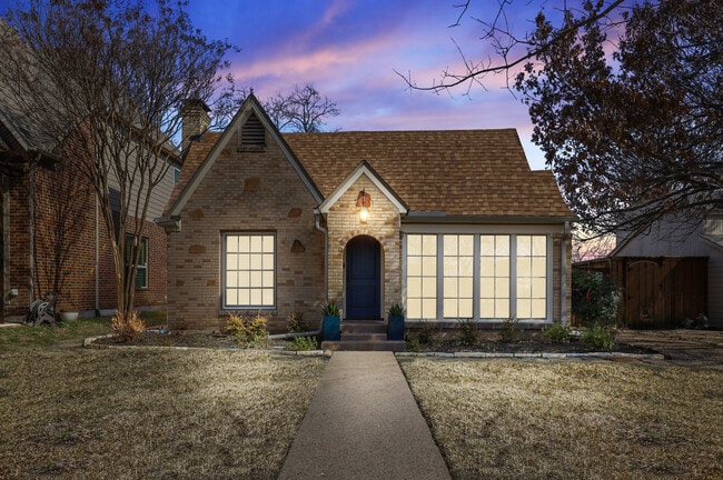 Primary Photo - 7115 La Vista Dr