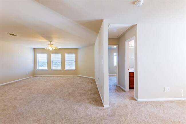 Building Photo - 9329 Castle Pines Dr