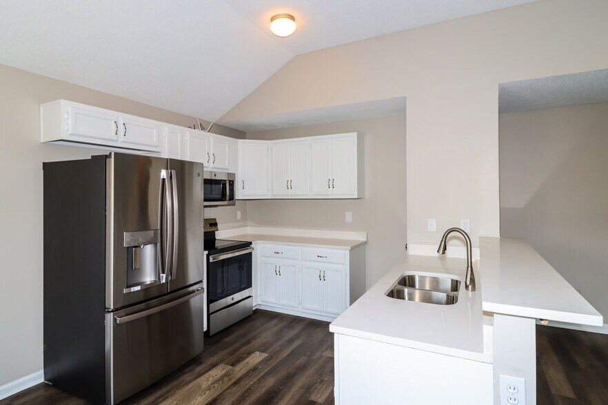 Building Photo - 1123 Dove Hollow Cir W