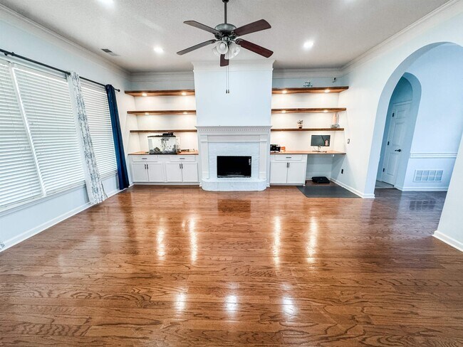 Building Photo - 10521 Red Stone Dr