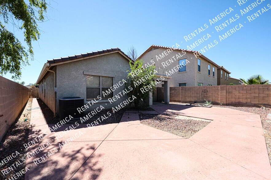 Building Photo - 9404 W Terri Lee Dr