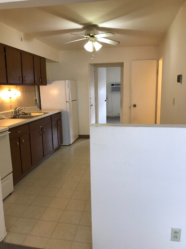 Kitchen - 2350 McCausland Ave