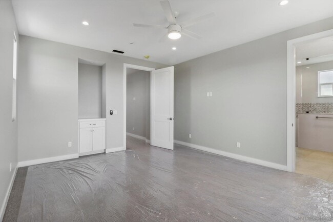 Building Photo - 2954 Copley Ave