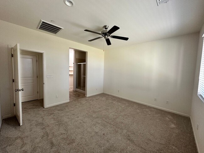 Building Photo - 4306 W Lark Ave