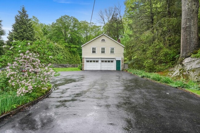Primary Photo - 321 Riversville Rd