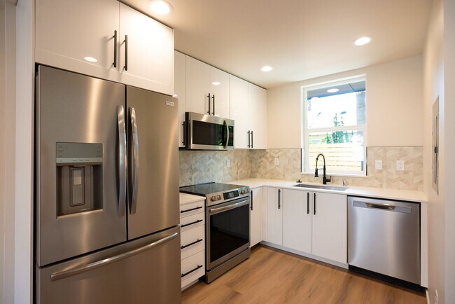Building Photo - NEW CONSTRUCTION- MOVE- IN READY