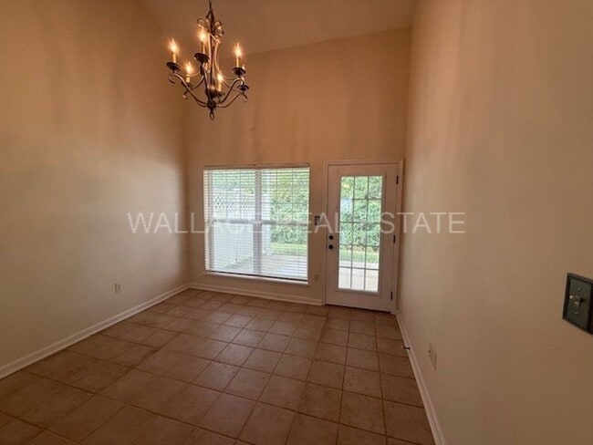 Building Photo - CUTTERS RUN...3 BEDROOM TOWNHOUSE WITH PRI...