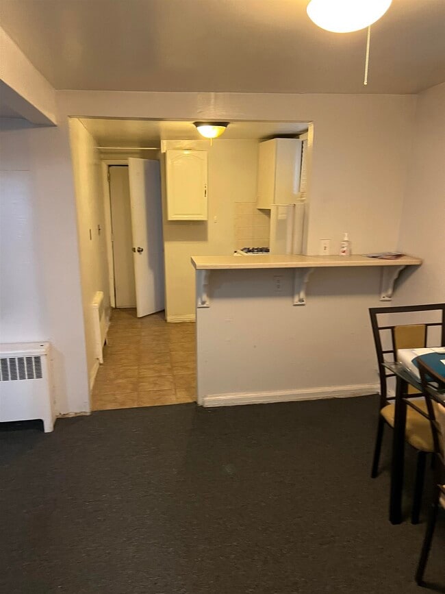 Building Photo - 128 W 51st St