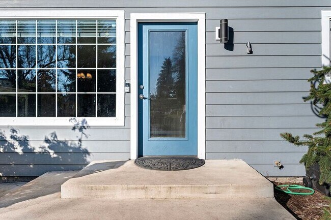 Building Photo - 2577 Elysium Ave