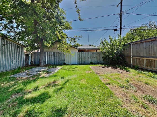 Building Photo - 3613 S Adams St