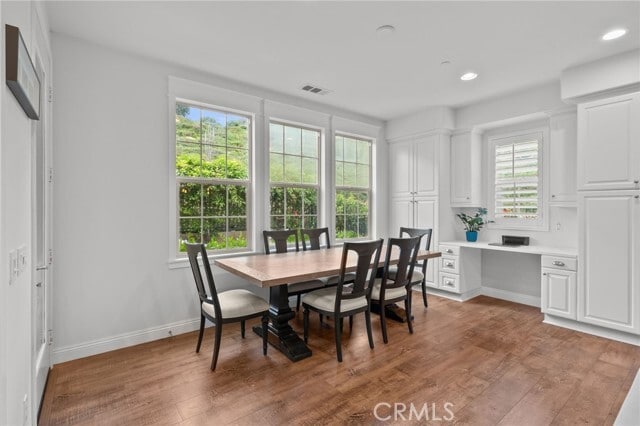 Building Photo - 33 Gamella