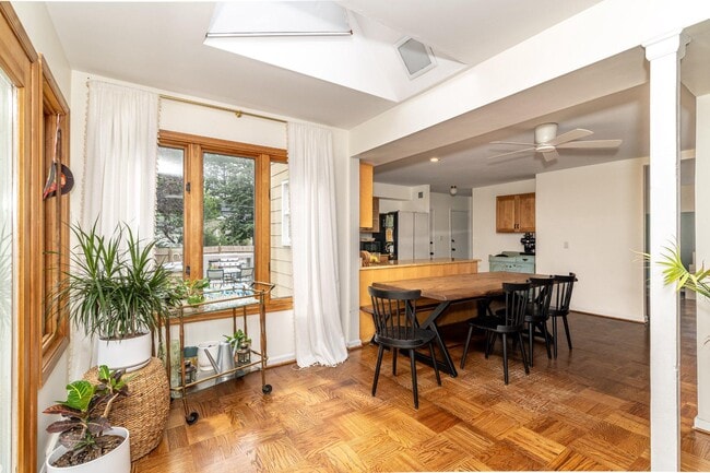 Building Photo - 1800 Lark Ln