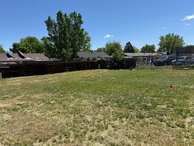 Building Photo - Large Brick Ranch with Huge yard