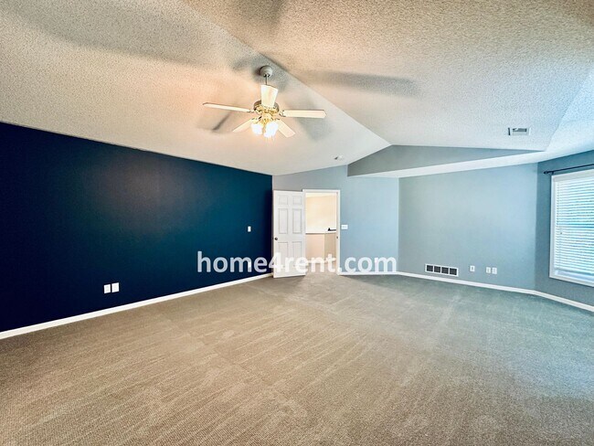 Building Photo - Elegant Cul-de-Sac Retreat with 5th Bedroo...